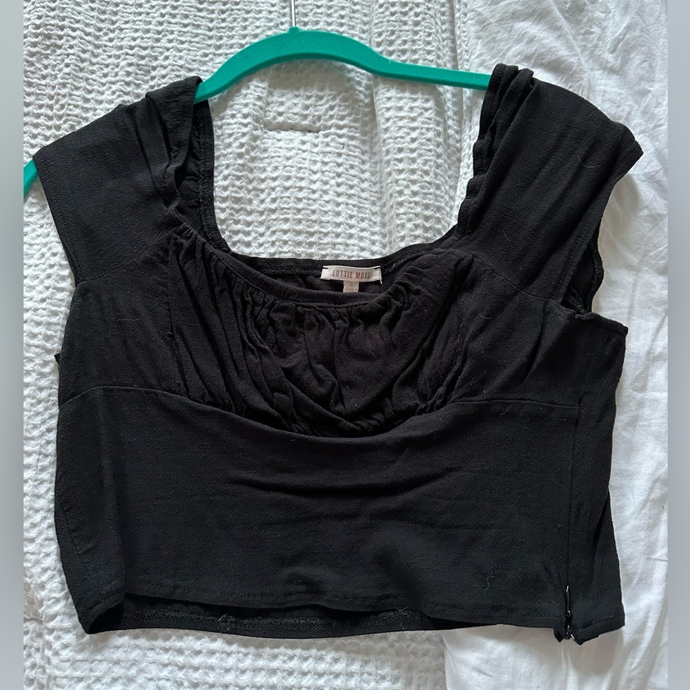 Lottie moss black crop